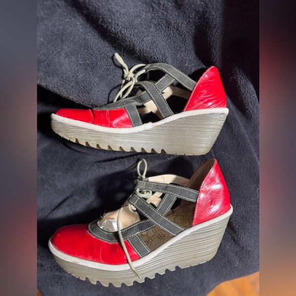 Fly London Lace-Up Patent Leather Wedges – EU 39 / US 9 Fit - Picture 4 of 9